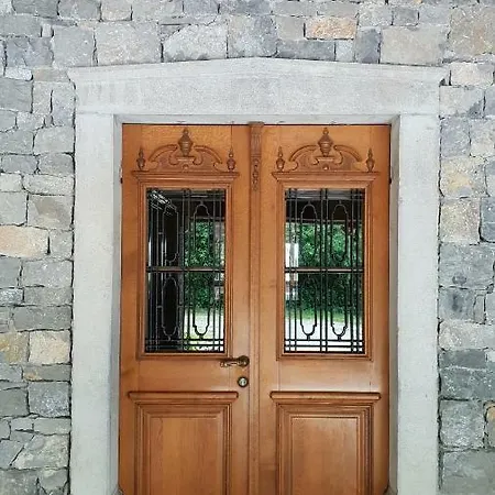 Country house N'lesini *
